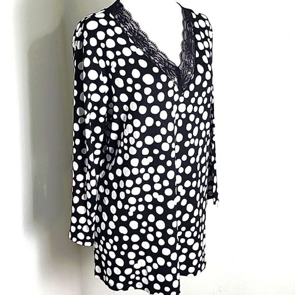 Cato Black & White Polka-dot Top with Black Lace Neckline, Size 18/20 NWT - Picture 2 of 10